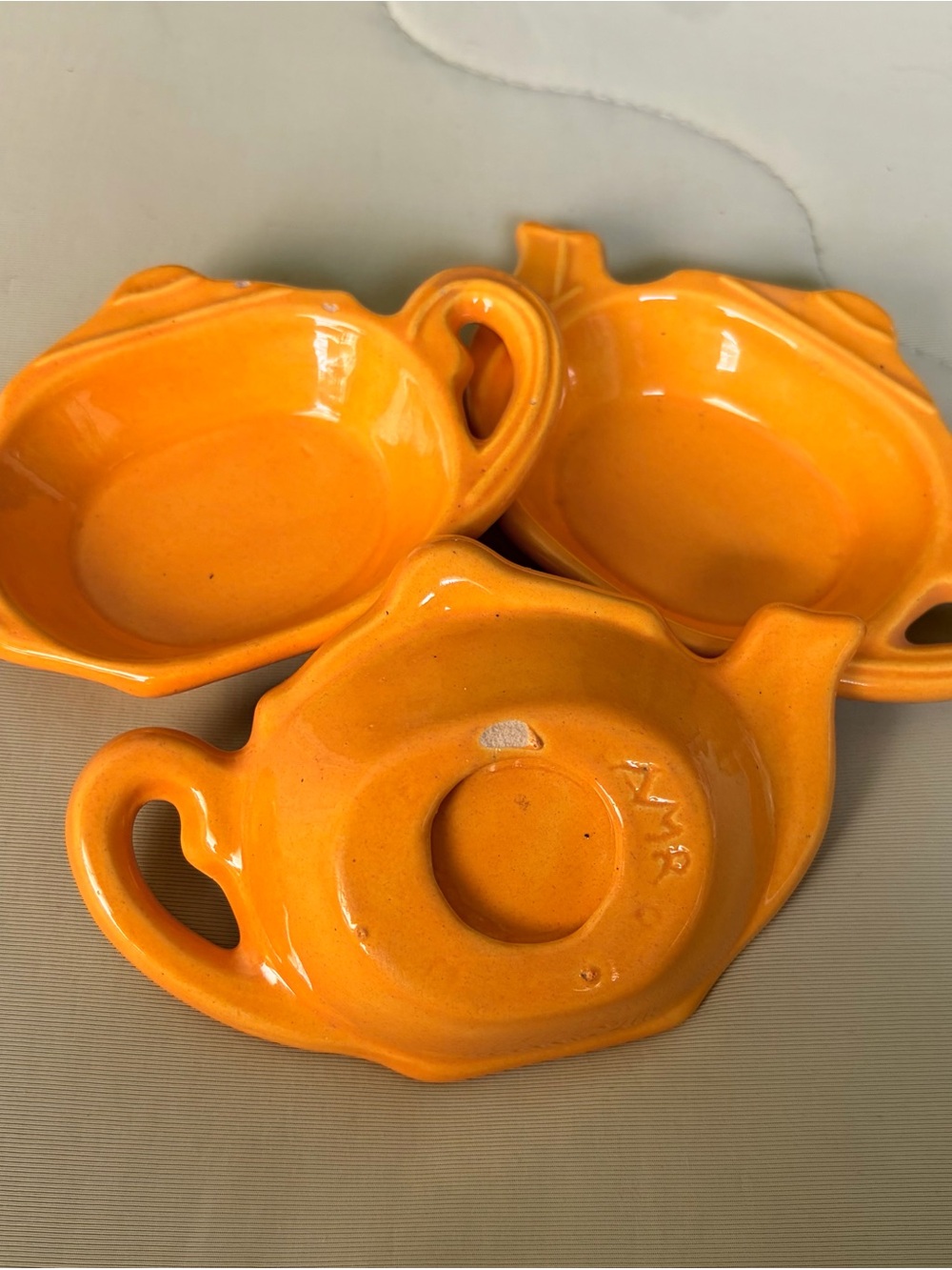 Bright Yellow Ceramic Teapot-Shaped Teabag Holders Kitchenware - Set of 3 - Picture 3 of 9